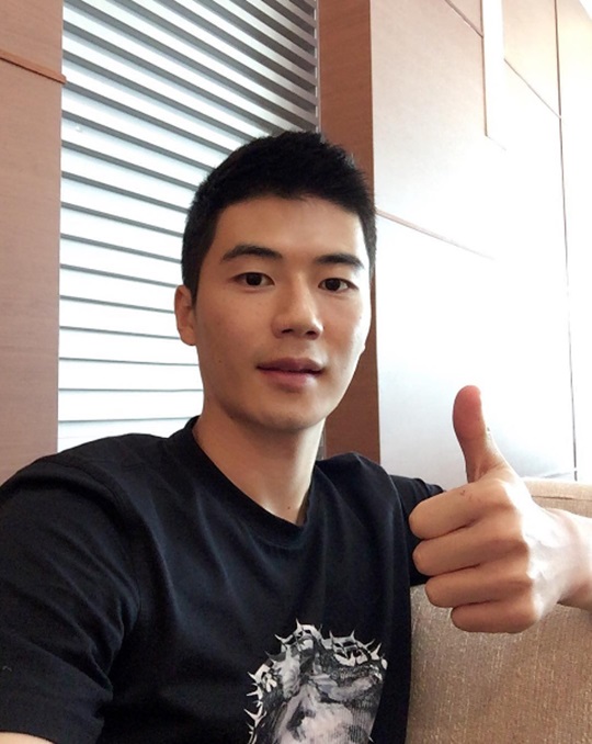 기성용, 소속팀 복귀 앞두고 근황 공개 ‘인상적인 짧은 머리 ...