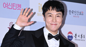 �赿��, ������DB