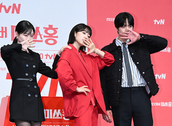 ������ȭ�� ������ ������ �����Ŀ�� �̾�ȫ�� �ڽ�����������, ���⸻ �������� �ݶ�[����]