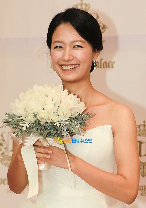 [포토엔]‘9월의 신부’ 박다안, 저 결혼해요~ - 손에 잡히는 뉴스 눈에 보이는 뉴스 - 뉴스엔
