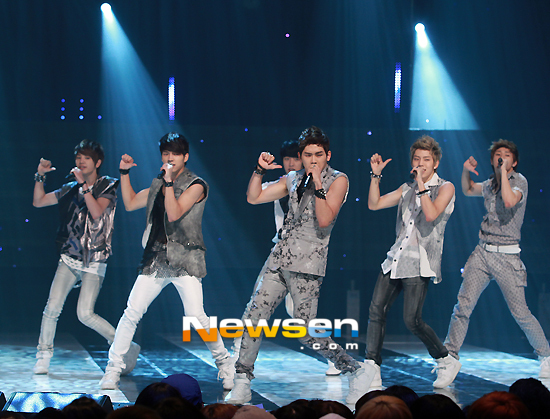 [포토엔]인피니트 ‘내꺼하자~’ - 손에 잡히는 뉴스 눈에 보이는 뉴스 - 뉴스엔