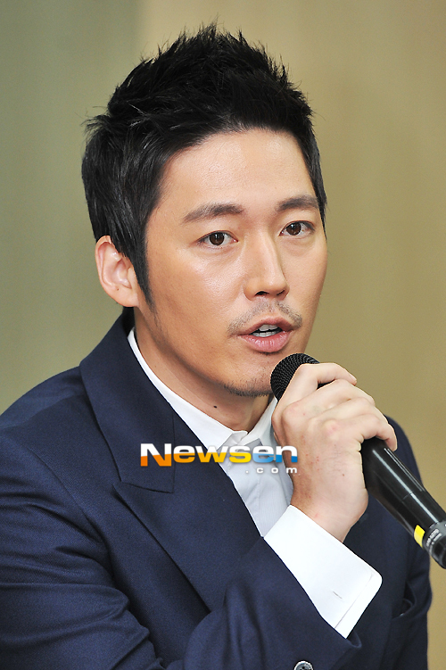 [포토엔]장혁 ‘한글 홍보대사 열심히 활동 할게요’ - 손에 잡히는 뉴스 눈에 보이는 뉴스 - 뉴스엔
