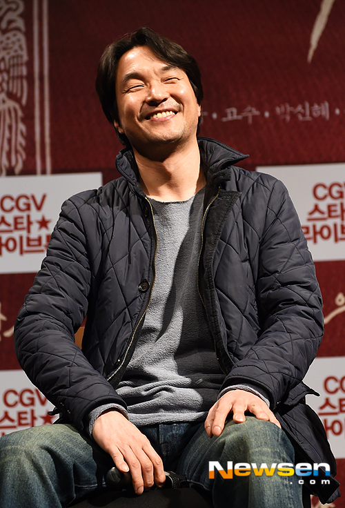 [포토엔]한석규 ‘변함없는 웃음’ - 손에 잡히는 뉴스 눈에 보이는 뉴스 - 뉴스엔