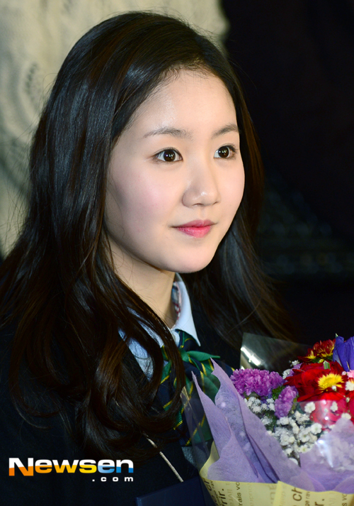 [포토엔]졸업하는 진지희 ‘폭풍성장, 더더욱 예뻐진 얼굴’ - 손에 잡히는 뉴스 눈에 보이는 뉴스 - 뉴스엔