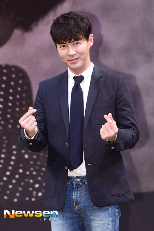 전진 “살려고 노력하다보니 예능인, 실제 성격은 진지” - 손에 잡히는 뉴스 눈에 보이는 뉴스 - 뉴스엔