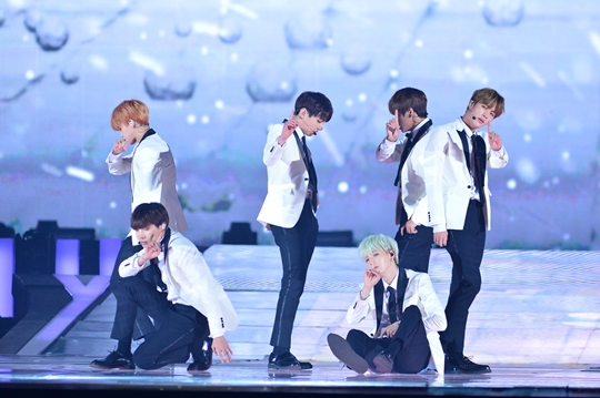 ‘KBS가요대축제’ 방탄소년단, 랩몬스터 없이도 프로답게[포토엔] - 손에 잡히는 뉴스 눈에 보이는 뉴스 - 뉴스엔