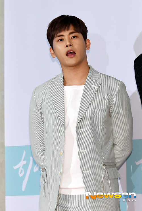인피니트 호야 생일맞아 팬클럽 500만원 기부 - 손에 잡히는 뉴스 눈에 보이는 뉴스 - 뉴스엔