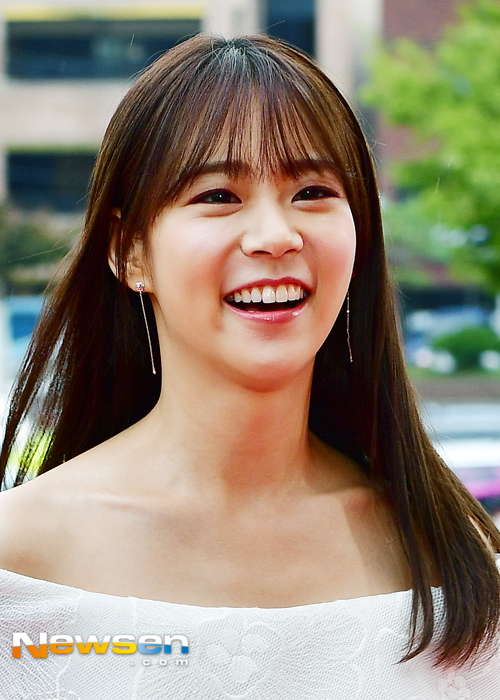 [포토엔]한승연 ‘햇살보다 더 빛나는 미소와 미모’(2016코리아드라마어워즈) - 손에 잡히는 뉴스 눈에 보이는 뉴스 - 뉴스엔