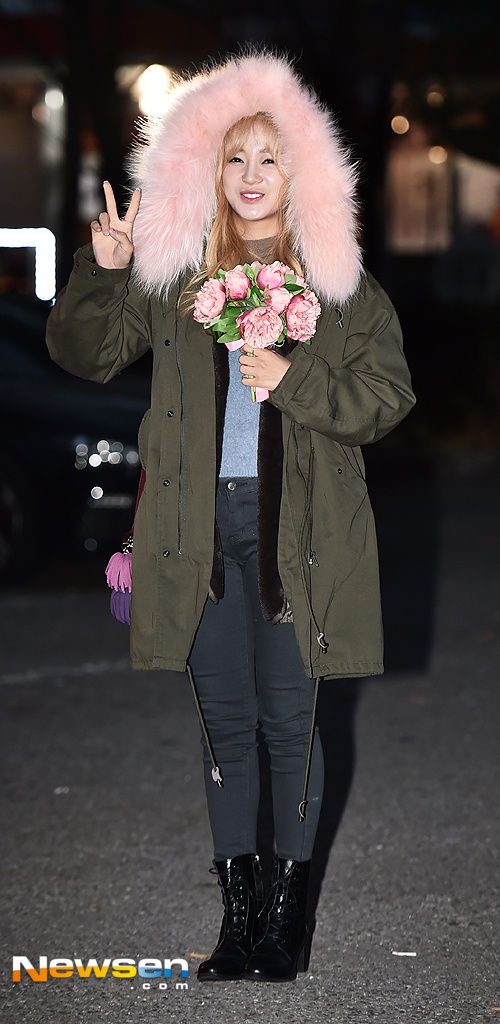 [포토엔화보]구구단 세정 ‘모두가 놀란 꽃보다 세정 방한 패션’ - 손에 잡히는 뉴스 눈에 보이는 뉴스 - 뉴스엔