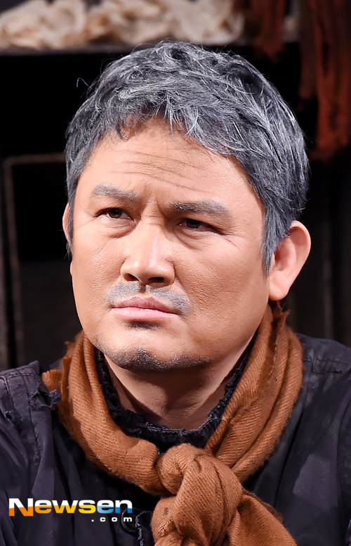 [포토엔]강성진 ‘천역덕스러운 노인 연기’ - 손에 잡히는 뉴스 눈에 보이는 뉴스 - 뉴스엔