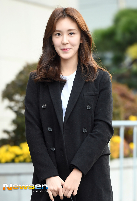 [포토엔HD] 한서인 ‘머리카락 찰랑~’(더 유닛) - 손에 잡히는 뉴스 눈에 보이는 뉴스 - 뉴스엔