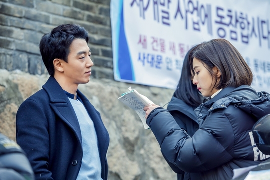 ‘흑기사’ 김래원♥신세경, 카메라 밖에서도 이러니 잘 맞을 수 밖엔 - 손에 잡히는 뉴스 눈에 보이는 뉴스 - 뉴스엔