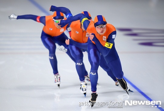 ½ºº¥ Å©¶ó¸Ó µî ³×´ú¶õµå ´ëÇ¥ÆÀ