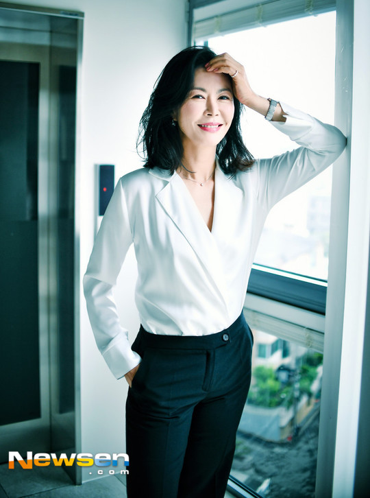 ‘슈츠’ 진희경 “40대 여배우라면 모두 탐냈을 캐릭터, 행복했죠”(인터뷰②) - 손에 잡히는 뉴스 눈에 보이는 뉴스 - 뉴스엔
