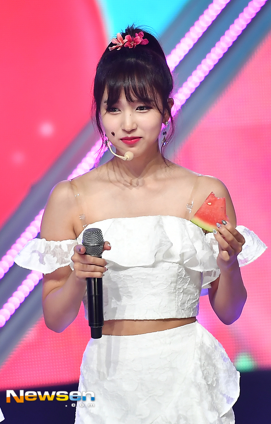 트와이스 다연 정연 미나 ‘얼굴에 수박씨 애교’[포토엔HD] - 손에 잡히는 뉴스 눈에 보이는 뉴스 - 뉴스엔