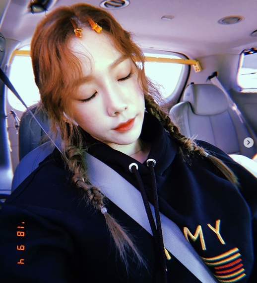 <b>태연</b>, 집게핀도 패션처럼 소화 ‘<b>방부제</b> 삼킨 <b>미모</b>’[SNS컷]