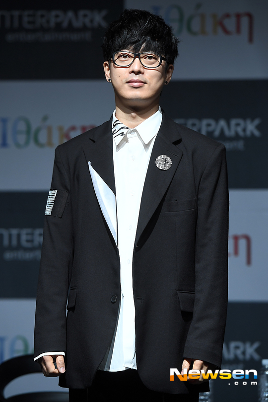 솔로 가수로 돌아온 국카스텐 하현우[포토엔HD] - 손에 잡히는 뉴스 눈에 보이는 뉴스 - 뉴스엔