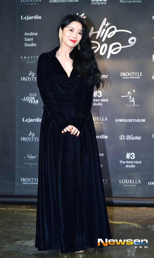 배우 지안 ‘날씬함 더 돋보이게 하는 올블랙 드레스’[포토엔HD] - 손에 잡히는 뉴스 눈에 보이는 뉴스 - 뉴스엔