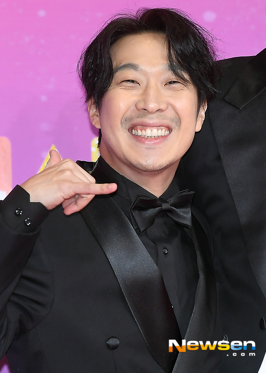 하하 ‘런닝맨 포에버~’(sbs연예대상)[포토엔HD] - 손에 잡히는 뉴스 눈에 보이는 뉴스 - 뉴스엔
