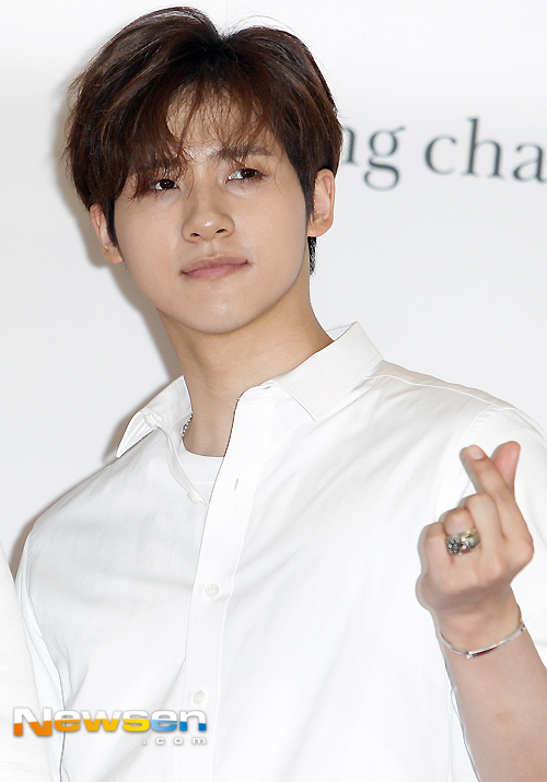 [단독]B1A4 신우 ‘음악중심’ 스페셜MC 출격, 입대 전 ‘열일’ - 손에 잡히는 뉴스 눈에 보이는 뉴스 - 뉴스엔