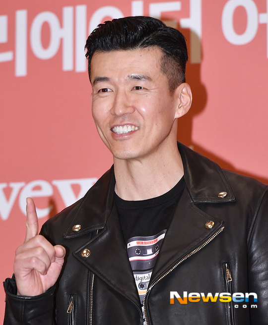 션, 오늘은 일일 심사위원 [포토엔HD] - 손에 잡히는 뉴스 눈에 보이는 뉴스 - 뉴스엔