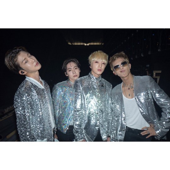 위너, 4인4색 단체사진 공개 ‘강승윤 금발 변신’[SNS★컷] - 손에 잡히는 뉴스 눈에 보이는 뉴스 - 뉴스엔