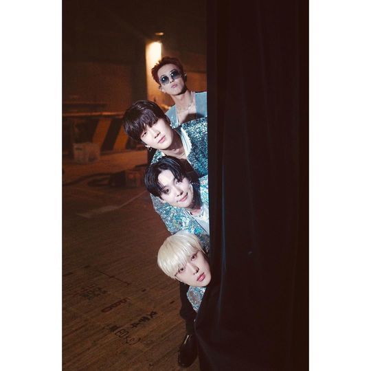 위너, 나고야 콘서트 단체사진 공개 ‘가족사진 느낌’[SNS★컷] - 손에 잡히는 뉴스 눈에 보이는 뉴스 - 뉴스엔