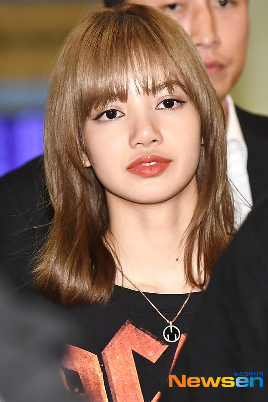 블랙핑크 리사 ‘보면 볼수록 매력적인 미모’[포토엔HD] - 손에 잡히는 뉴스 눈에 보이는 뉴스 - 뉴스엔