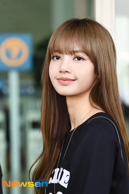 블랙핑크 리사 ‘신비감 더한 분위기’[포토엔HD] - 손에 잡히는 뉴스 눈에 보이는 뉴스 - 뉴스엔