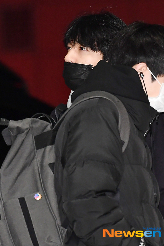 데이식스 성진 ‘하늘에 뜬 별 감상 중’[포토엔HD] - 손에 잡히는 뉴스 눈에 보이는 뉴스 - 뉴스엔
