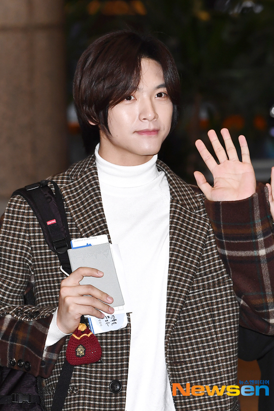 엔플라잉 김재현 ‘따뜻한 손인사’[포토엔HD] - 손에 잡히는 뉴스 눈에 보이는 뉴스 - 뉴스엔