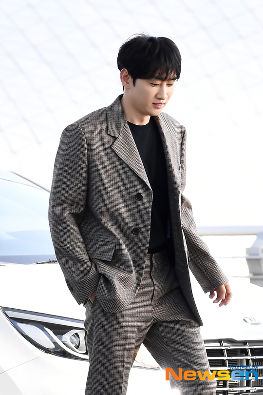 슈퍼주니어 은혁 ‘오늘 좀 꾸미고 왔어요’[포토엔HD] - 손에 잡히는 뉴스 눈에 보이는 뉴스 - 뉴스엔
