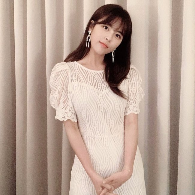 민도희, 화이트 드레스 입고 요정미모 자랑 ‘예쁨 한도 초과’[SNS★컷] - 손에 잡히는 뉴스 눈에 보이는 뉴스 - 뉴스엔