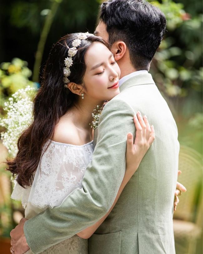 배슬기 ‘♥심리섭’과 결혼 발표→웨딩 화보 공개 “축하 너무 감사해” - 손에 잡히는 뉴스 눈에 보이는 뉴스 - 뉴스엔