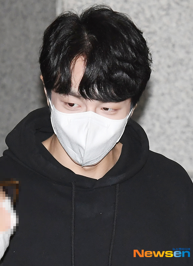 권혁, 부드러운 눈빛~ [포토엔HD] - 손에 잡히는 뉴스 눈에 보이는 뉴스 - 뉴스엔