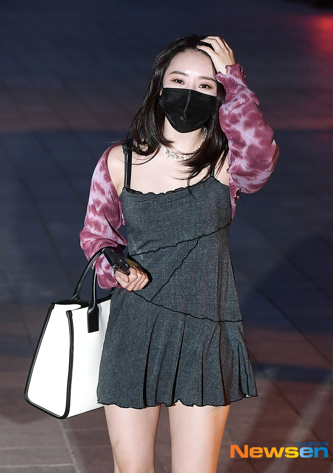 드림캐쳐 수아, 빛나는 흑발미모~[포토엔HD] - 손에 잡히는 뉴스 눈에 보이는 뉴스 - 뉴스엔