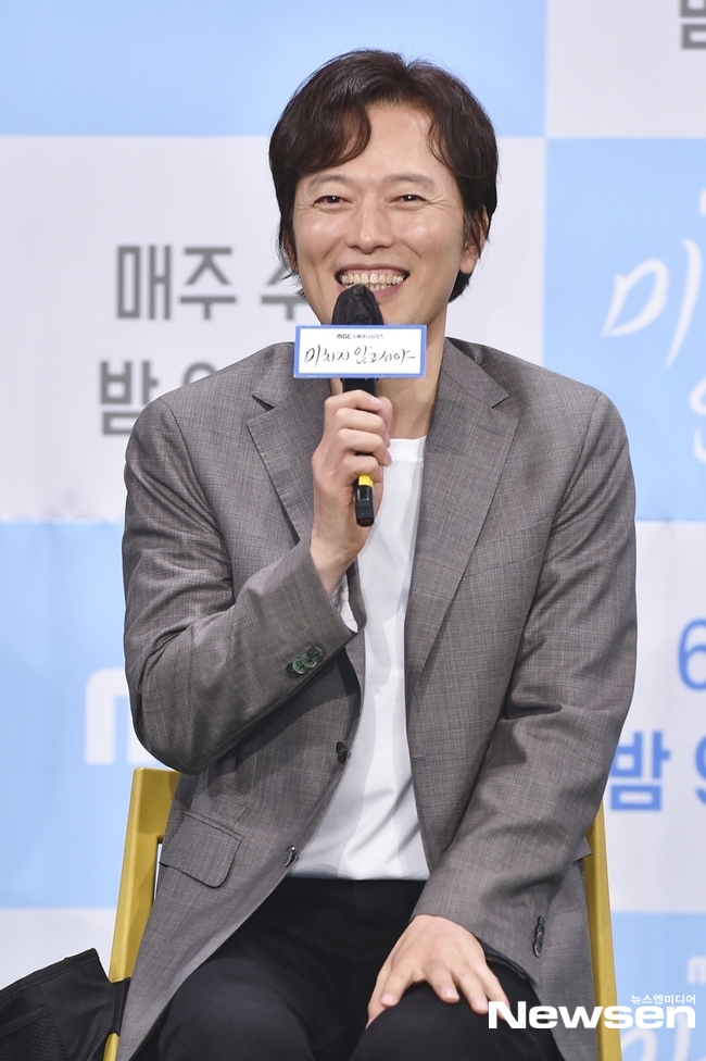 정재영, 멋진 미소[포토엔HD] - 손에 잡히는 뉴스 눈에 보이는 뉴스 - 뉴스엔