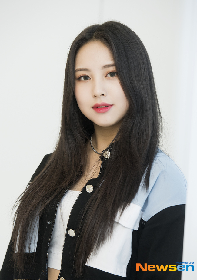 라잇썸 지안, 빠져드는 눈빛[포토엔HD] - 손에 잡히는 뉴스 눈에 보이는 뉴스 - 뉴스엔
