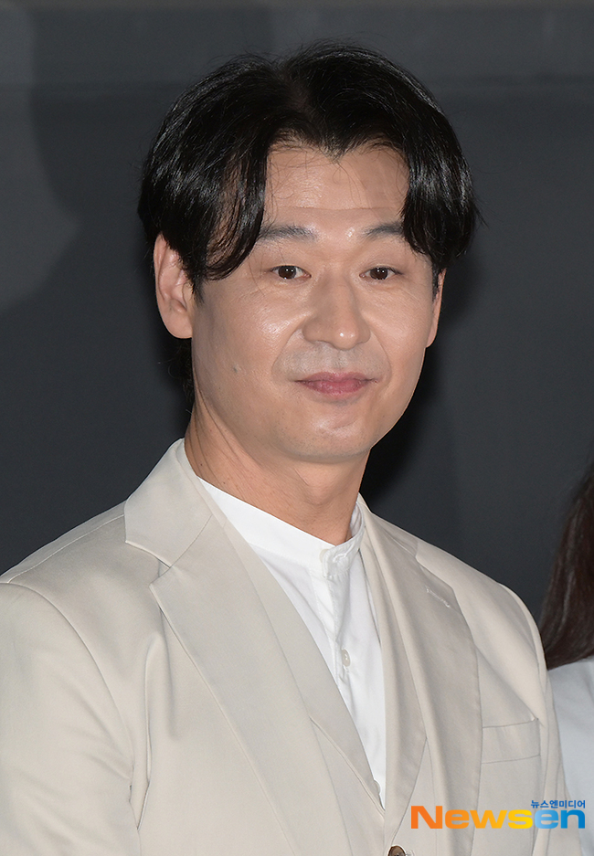 박혁권, 눈빛부터 반짝 [포토엔HD] - 손에 잡히는 뉴스 눈에 보이는 뉴스 - 뉴스엔