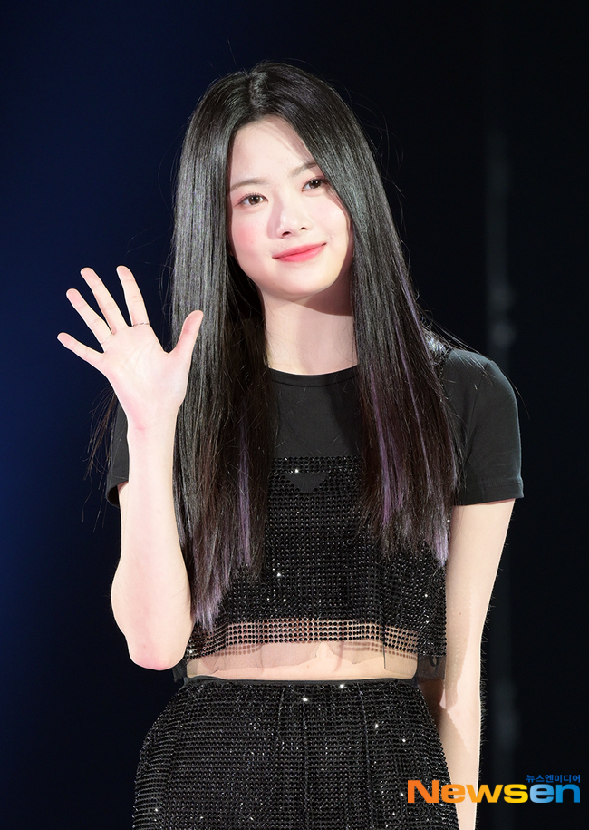 르세라핌 홍은채, 당당한 막내~[포토엔HD] - 손에 잡히는 뉴스 눈에 보이는 뉴스 - 뉴스엔