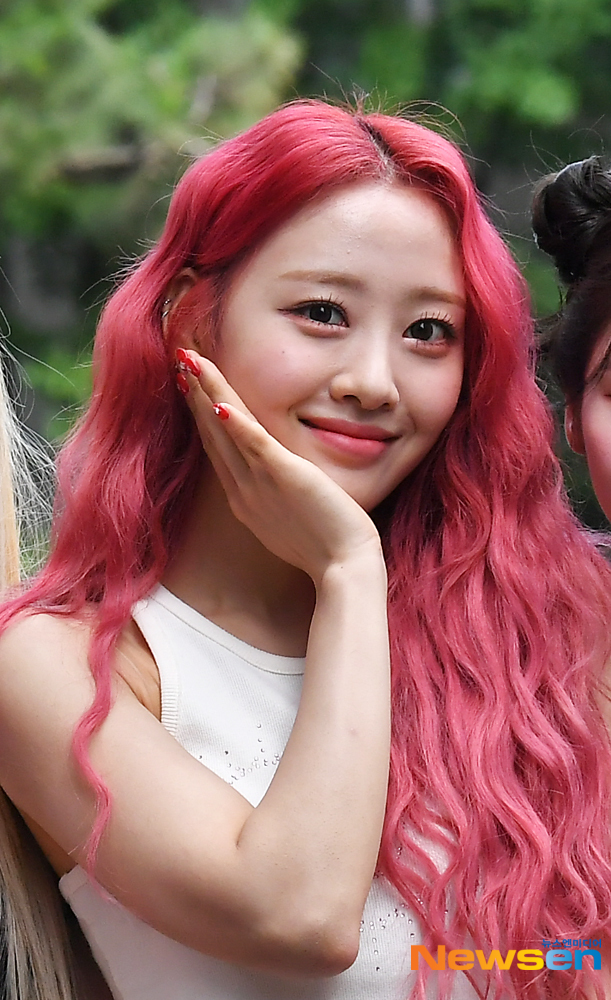  이달의 소녀 이브, 자체발광 비주얼~ [포토엔HD] - 손에 잡히는 뉴스 눈에 보이는 뉴스 - 뉴스엔 Illustration 