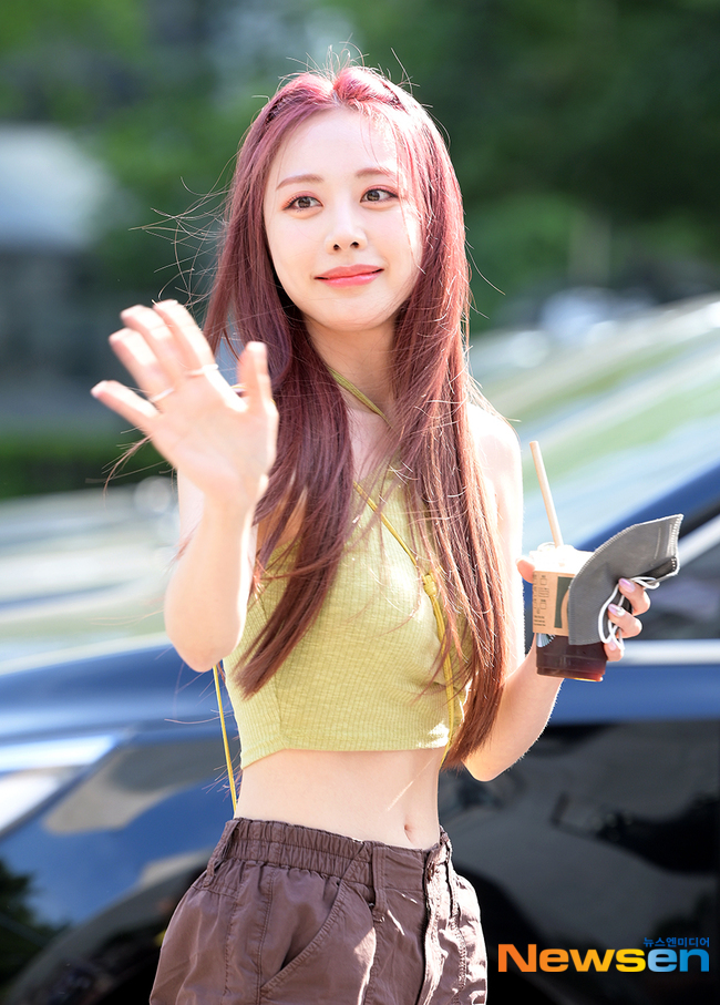 브레이브걸스 은지, MC민지 지원사격~[포토엔HD] - 손에 잡히는 뉴스 눈에 보이는 뉴스 - 뉴스엔