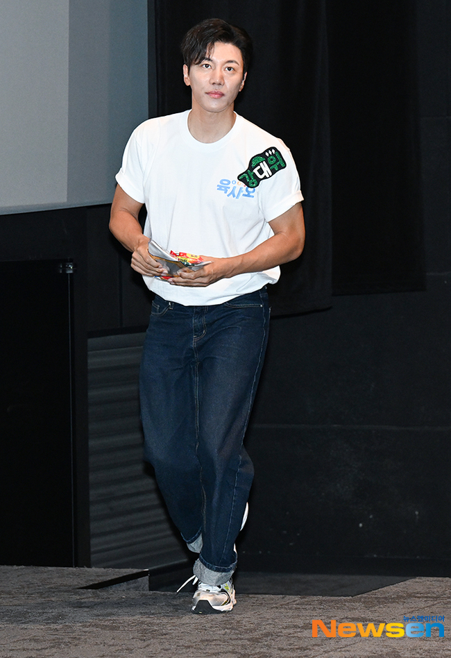음문석, 로또를 사수하러 온 ‘강대위’ [포토엔HD] - 손에 잡히는 뉴스 눈에 보이는 뉴스 - 뉴스엔