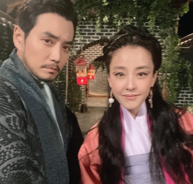 ‘환혼’ 박은혜 “사람의 혼과 겉모습 중 누가 진짜일까” 종영소감 - 손에 잡히는 뉴스 눈에 보이는 뉴스 - 뉴스엔