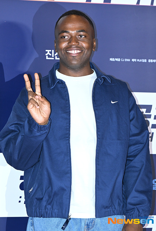 조나단, 귀엽게 영화관 나들이 [포토엔HD] - 손에 잡히는 뉴스 눈에 보이는 뉴스 - 뉴스엔