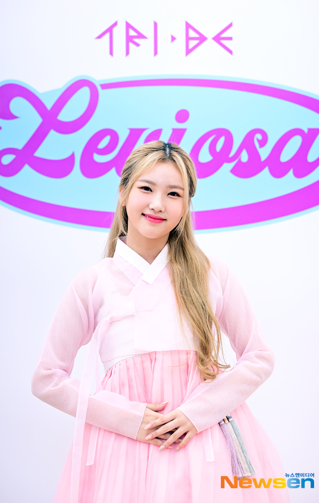 트라이비 소은, 한복 매력에 푹 빠졌어요[포토엔HD] - 손에 잡히는 뉴스 눈에 보이는 뉴스 - 뉴스엔