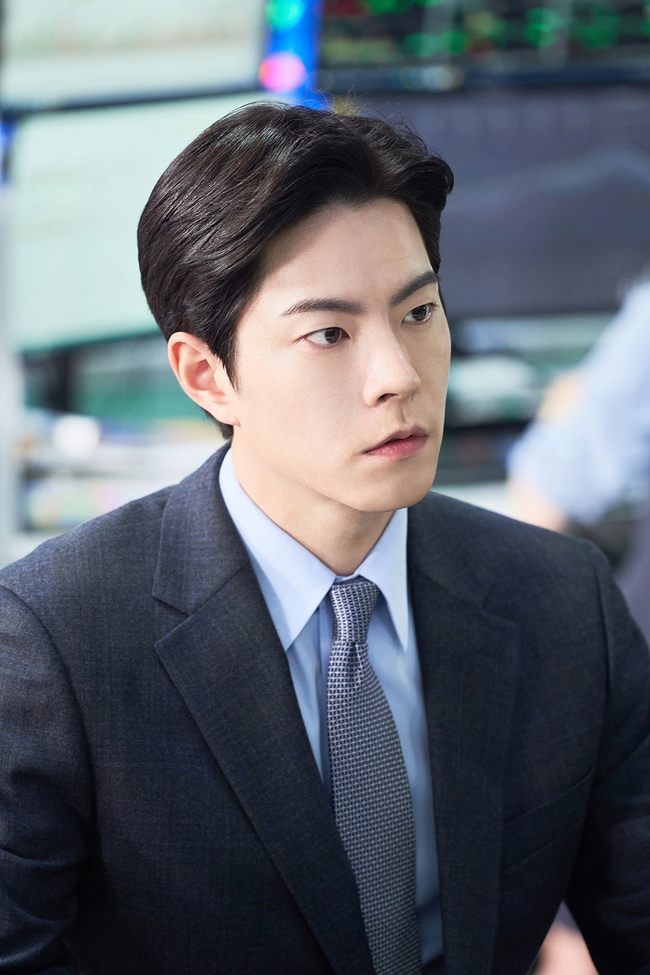 홍종현 “군 복무 후 첫 드라마, 행복했다”(개미가 타고 있어요) - 손에 잡히는 뉴스 눈에 보이는 뉴스 - 뉴스엔