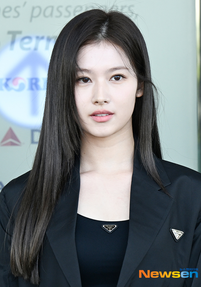 트와이스 사나, 청순 소녀에서 ‘섹시美’로 파격변신 [포토엔HD 화보] - 손에 잡히는 뉴스 눈에 보이는 뉴스 - 뉴스엔