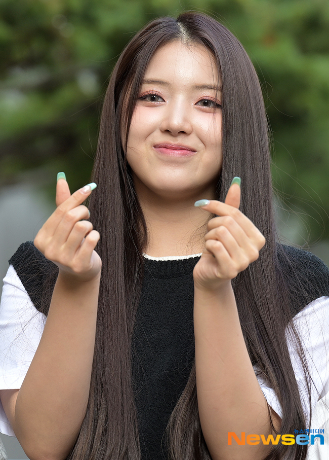 엔믹스 지우, 하트 받으세요~[포토엔HD] - 손에 잡히는 뉴스 눈에 보이는 뉴스 - 뉴스엔