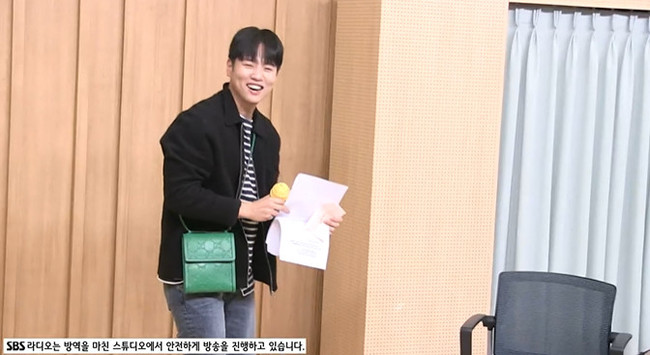 한해 ‘컬투쇼’ 등장한 찐팬에 깜짝 “당황스러워”(컬투쇼) - 손에 잡히는 뉴스 눈에 보이는 뉴스 - 뉴스엔